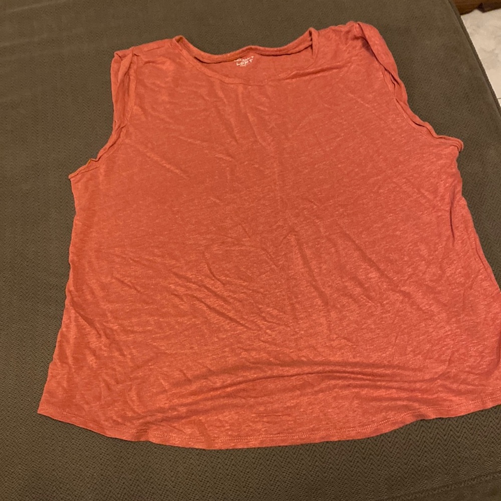 Linen t-shirt.
